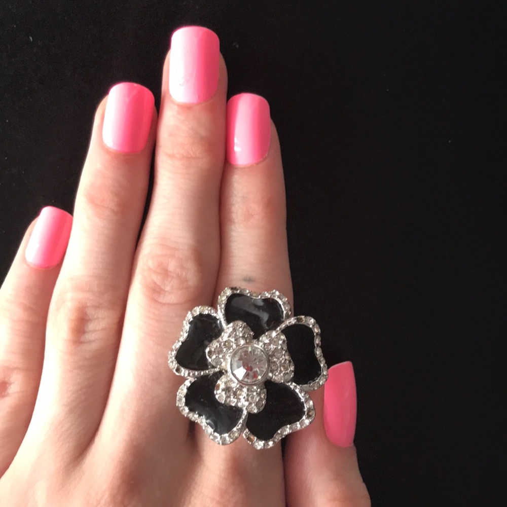 Black flower ring with rhinestones